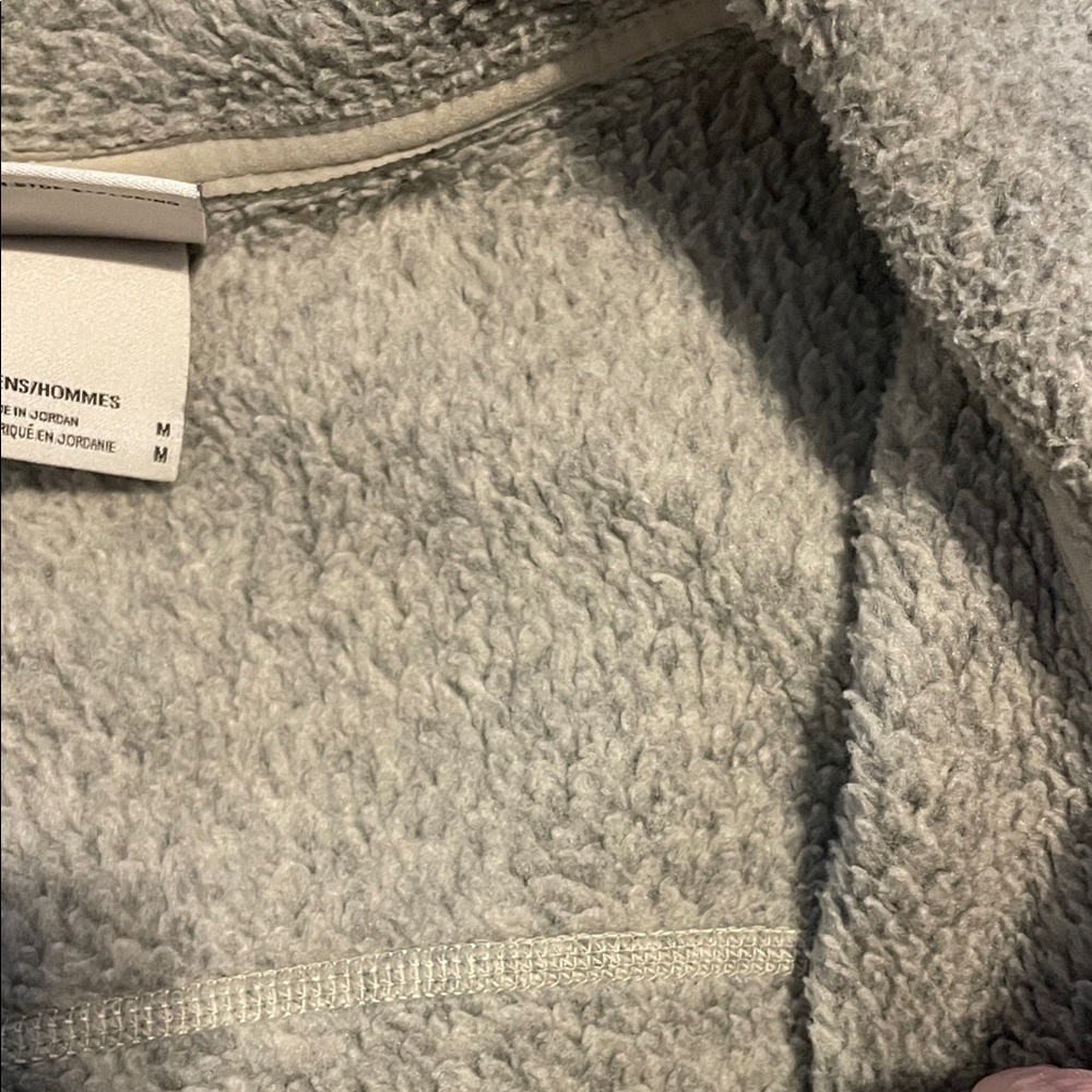 The North Face Men's Half-Zip Pullover in Heather Gray - Picture 9 of 9